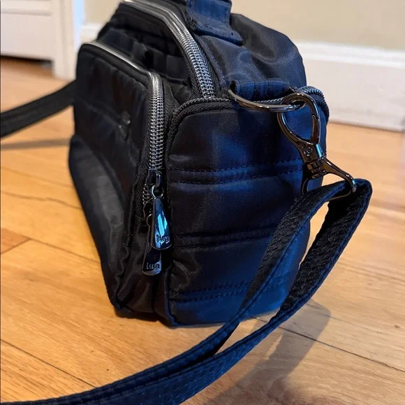 Lug Trolly Crossbody in black, like new - Picture 5 of 11